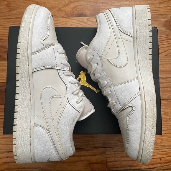 AIR JORDAN RETRO 1 LOW CASUAL SHOES triple off white cream NIKE 6.5 8 - Picture 2 of 10